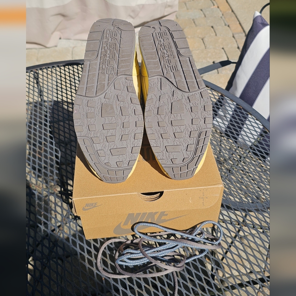 Travis Scott Nike Air Max 1 Cactus Jack Saturn Gold - Picture 7 of 9